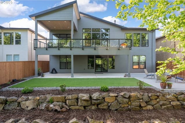 480 W U St, Washougal, WA 98671 - rear view of house featuring a balcony and a patio area