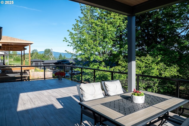 480 W U St, Washougal, WA 98671 - deck with outdoor dining area