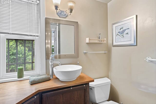 300 NE 148th Ave, Portland, OR 97230 - half bathroom with toilet and vanity
