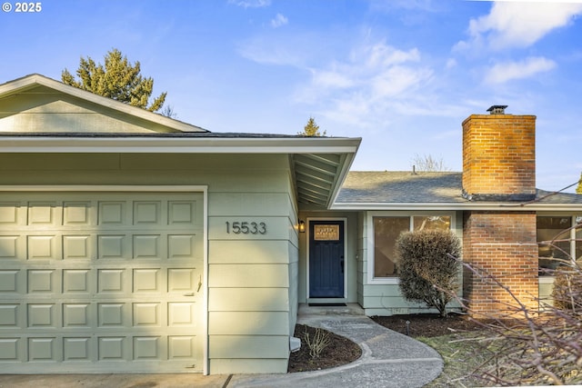 view of front facade with a garage