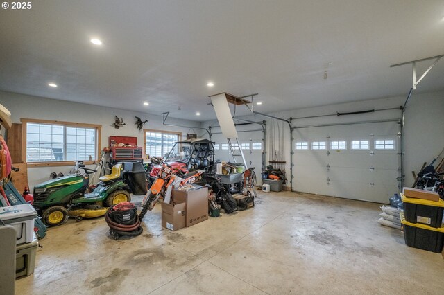 34949 Bond Rd, Lebanon, OR 97355 - garage featuring recessed lighting