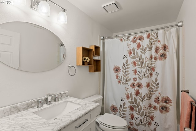 full bath with visible vents, toilet, vanity, and a shower with curtain