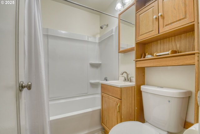 3103 SW Kirk Ave, Pendleton, OR 97801 - full bathroom with shower / bath combo with shower curtain and vanity