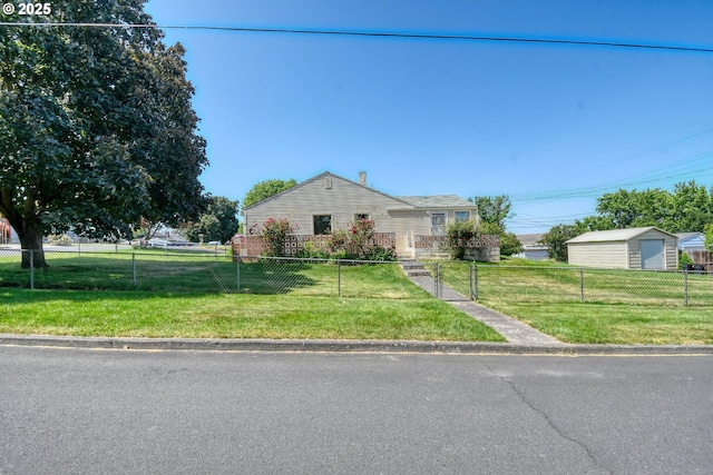 3103 SW Kirk Ave, Pendleton, OR 97801 - view of front facade with a fenced front yard