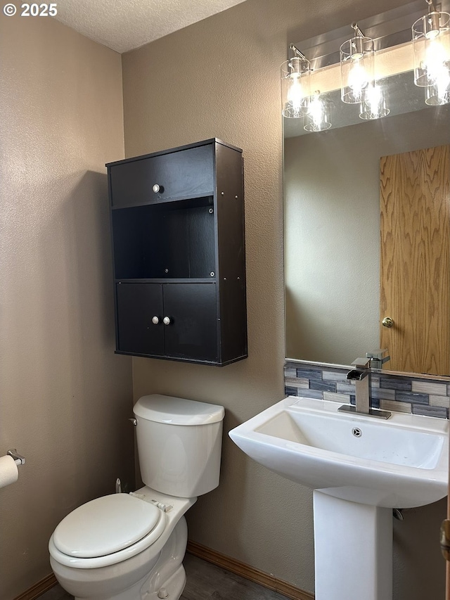 14237 SE Lee Ave, Milwaukie, OR 97267 - bathroom with toilet and a sink