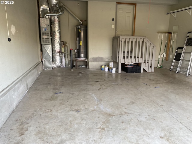 14237 SE Lee Ave, Milwaukie, OR 97267 - garage featuring water heater