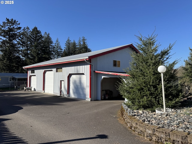 view of detached garage