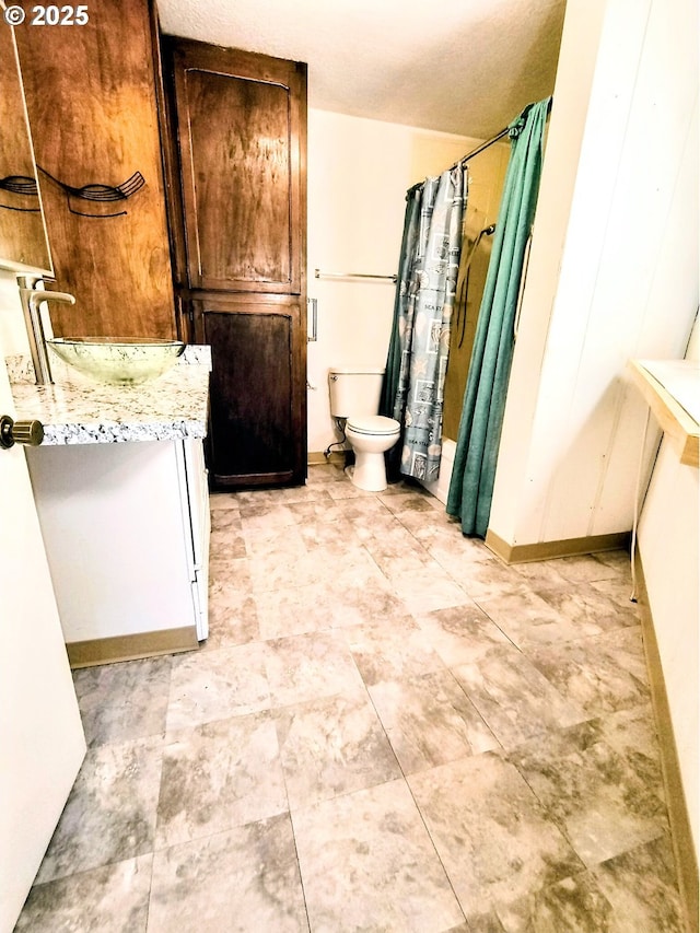123 1st St, Dillard, OR 97432 - full bathroom with a shower with curtain, toilet, and vanity