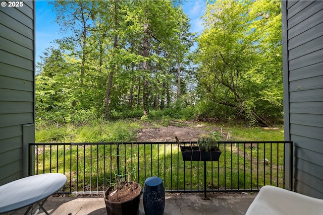 4360 SW Dickinson St Unit 35, Portland, OR 97219 - view of balcony
