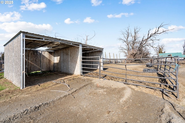 view of outdoor structure with an exterior structure and an outdoor structure