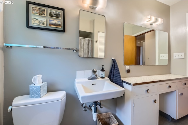4645 NE 42nd Ave, Portland, OR 97218 - full bathroom featuring toilet and a shower with shower curtain