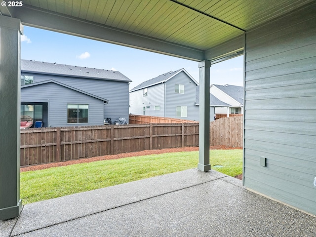 17019 NE 82nd St, Vancouver, WA 98682 - view of patio with fence