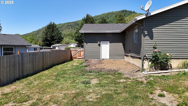 715 Penny Ln, Riddle, OR 97469 - view of yard with a mountain view