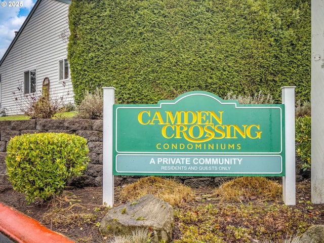 view of community / neighborhood sign