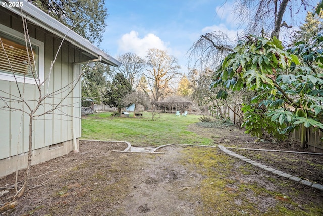 view of yard featuring fence