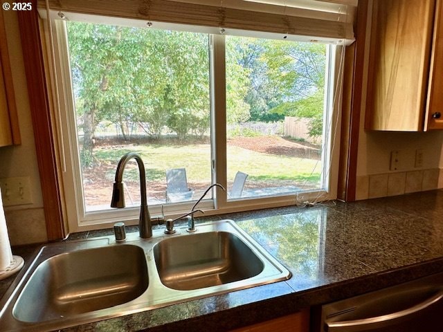 4120 NE 52nd St, Vancouver, WA 98661 - kitchen view of dark countertops and brown cabinetry