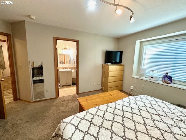 4120 NE 52nd St, Vancouver, WA 98661 - bedroom with carpet floors and connected bathroom
