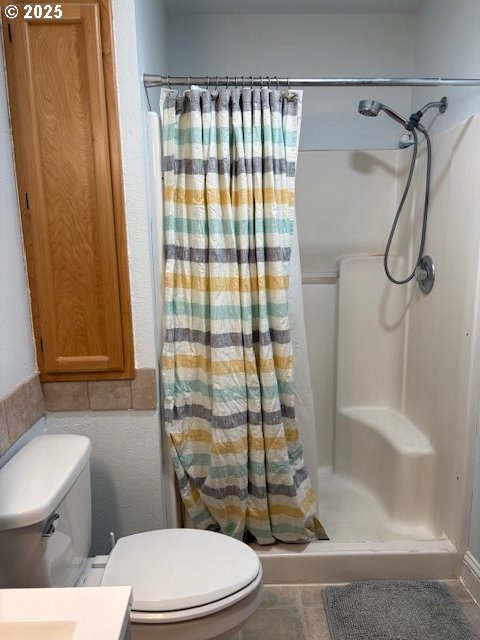 4120 NE 52nd St, Vancouver, WA 98661 - full bath featuring a stall shower and vanity