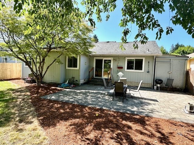 4120 NE 52nd St, Vancouver, WA 98661 - back of property with a patio and entry steps