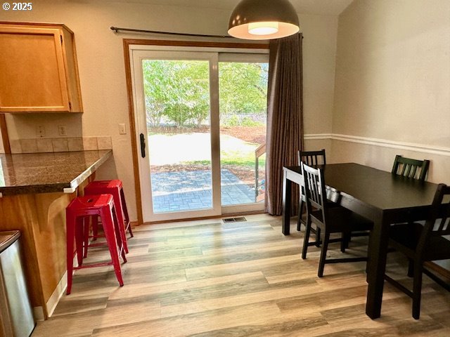 4120 NE 52nd St, Vancouver, WA 98661 - dining space featuring light wood finished floors