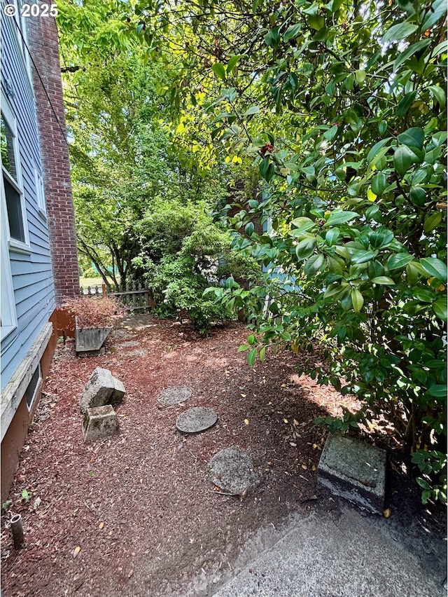 991 Polk St, Eugene, OR 97402 - view of yard