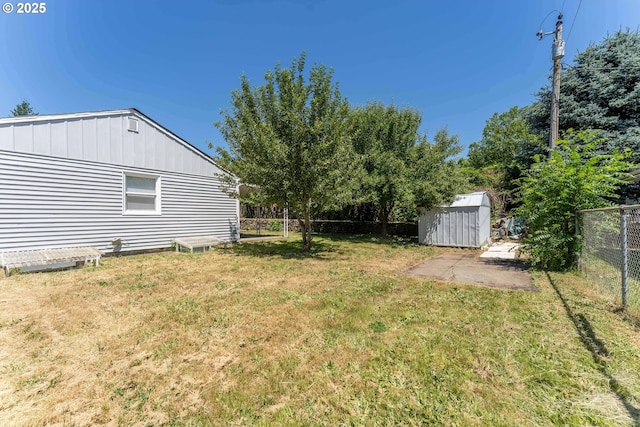3826 SE 50th Ave, Portland, OR 97206 - fenced backyard featuring a shed