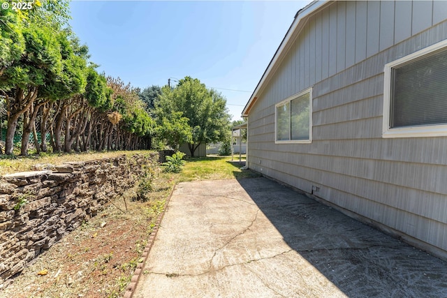 3826 SE 50th Ave, Portland, OR 97206 - view of yard with a patio area