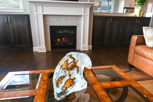 1936 NW Klickitat St, Camas, WA 98607 - living area featuring wood finished floors and a tile fireplace