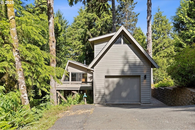 563 Fairway Dr, Gleneden Beach, OR 97388 - view of front of property featuring driveway