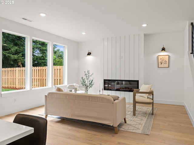 6719 NE 132nd St, Vancouver, WA 98686 - living area with light wood-style flooring, recessed lighting, and baseboards