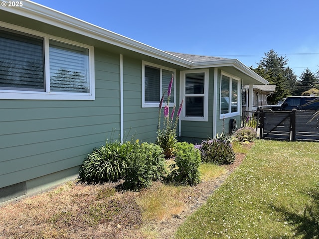 1206 Iris St, Brookings, OR 97415 - view of side of home