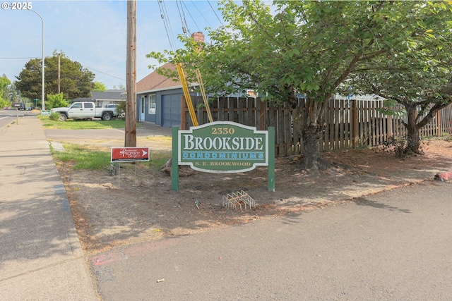 2330 SE Brookwood Ave Unit 222, Hillsboro, OR 97123 - community / neighborhood sign featuring fence