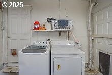 2237 SE 189th Ave, Portland, OR 97233 - laundry area featuring washer and clothes dryer