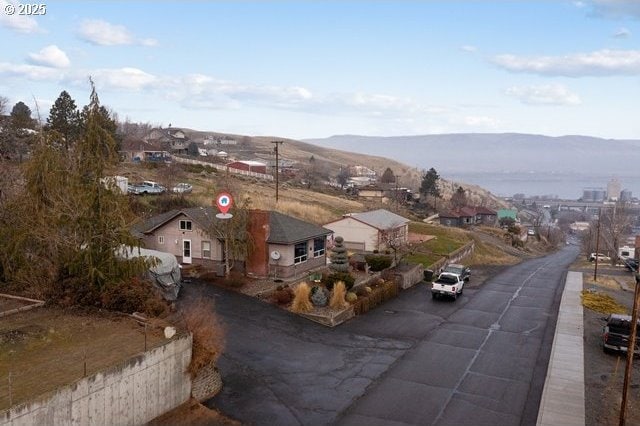 bird's eye view featuring a mountain view