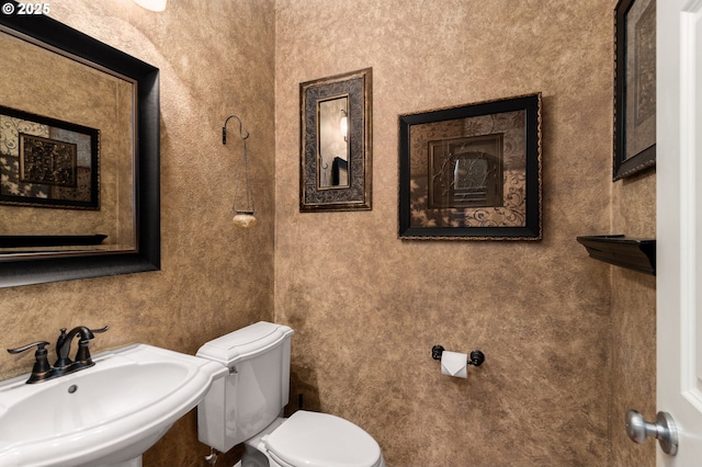 1116 Parkside Ave, Forest Grove, OR 97116 - bathroom with a sink and toilet