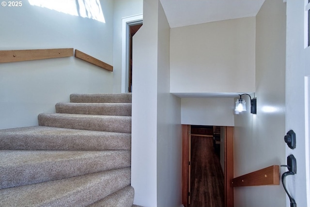 789 W Main St, Carlton, OR 97111 - view of stairs
