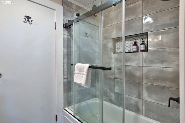 789 W Main St, Carlton, OR 97111 - full bathroom featuring combined bath / shower with glass door