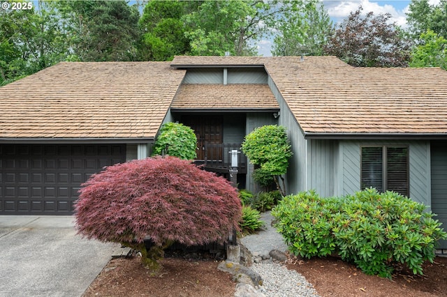 2011 SW 29th Dr, Gresham, OR 97080 - view of front of home featuring driveway