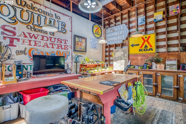 203 N Birch St, Coquille, OR 97423 - recreation room featuring wood-type flooring