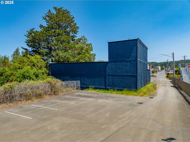 203 N Birch St, Coquille, OR 97423 - view of uncovered parking lot