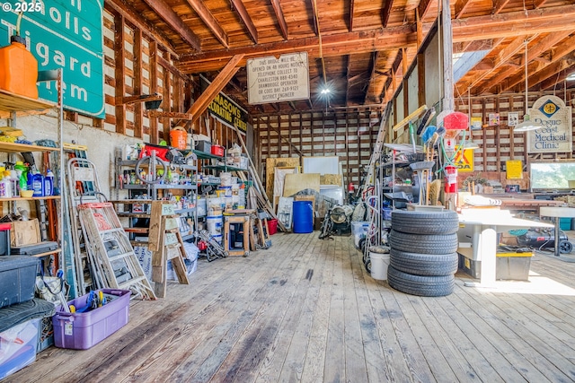 203 N Birch St, Coquille, OR 97423 - garage with a workshop area