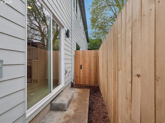 1534 N Schofield St, Portland, OR 97217 - view of exterior entry featuring fence