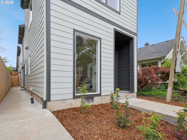 1534 N Schofield St, Portland, OR 97217 - property entrance with fence