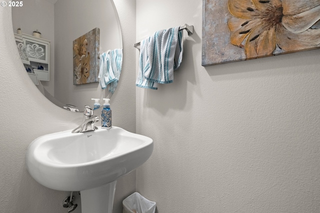 17019 SW Glen Park Ct, Beaverton, OR 97003 - bathroom featuring a sink