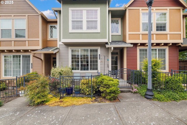 17019 SW Glen Park Ct, Beaverton, OR 97003 - townhome / multi-family property featuring stucco siding