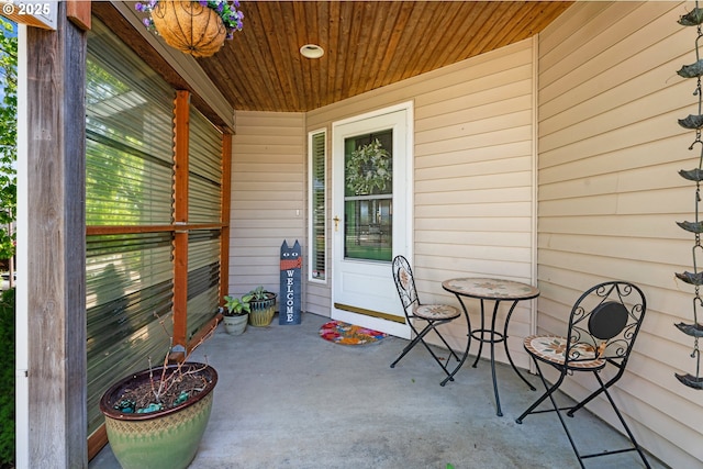 3218 SW Corbeth Ln, Troutdale, OR 97060 - view of patio / terrace