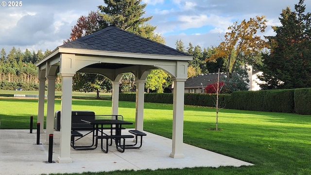 8085 SW Fairway Dr, Wilsonville, OR 97070 - surrounding community with a gazebo and a patio area