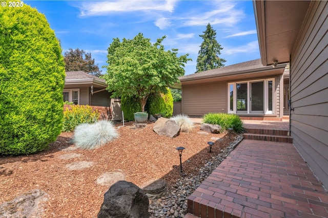 8085 SW Fairway Dr, Wilsonville, OR 97070 - view of yard