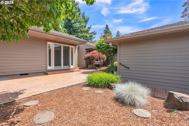 8085 SW Fairway Dr, Wilsonville, OR 97070 - view of yard with a patio