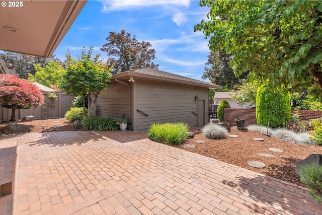 8085 SW Fairway Dr, Wilsonville, OR 97070 - view of patio / terrace with a gate